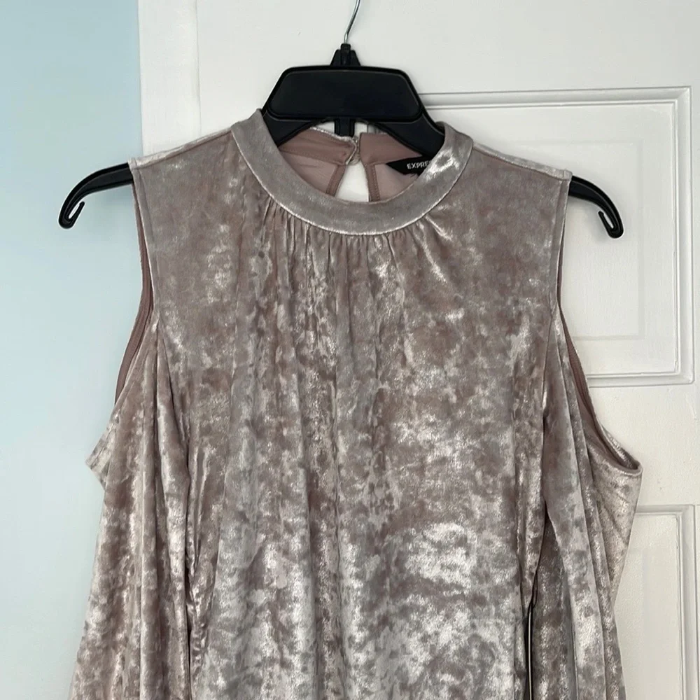 Express Crushed Velvet Cold Shoulder Dress - Picture 8 of 9